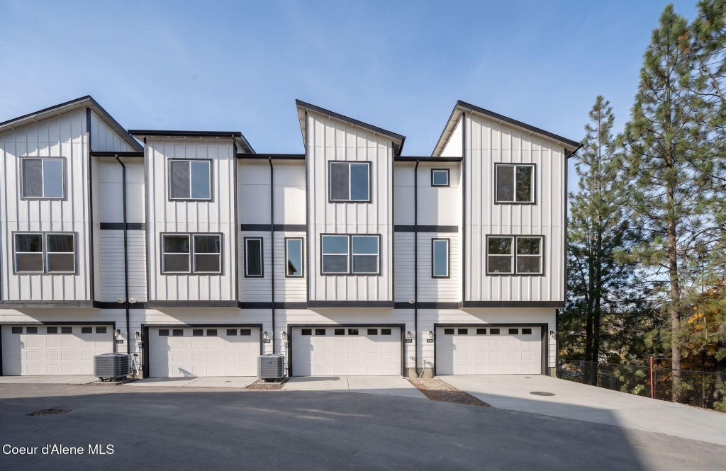 Photo of 1101 Pinewood, Coeur dAlene, ID 83814 (MLS # 26-10116)