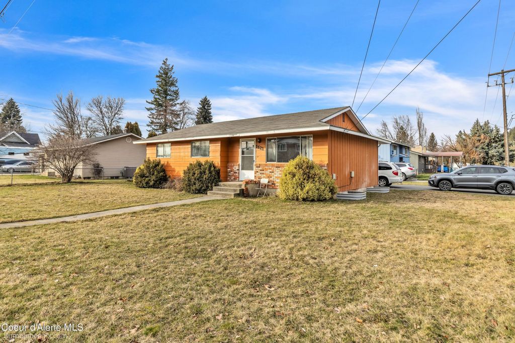 Photo of 1521 Maple Ave, Coeur dAlene, ID 83814 (MLS # 26-1538)