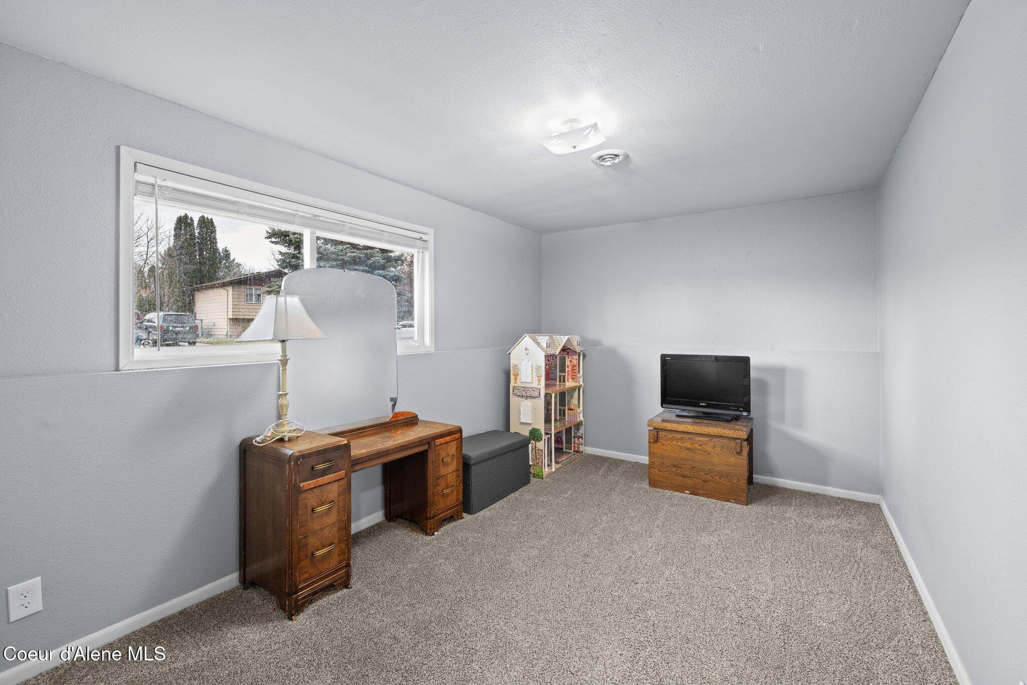 8875 N Chateaux Dr, Hayden, Idaho image 15
