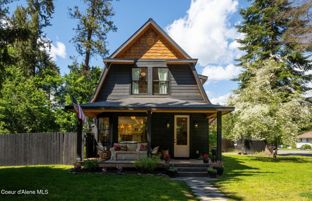 Photo of 1621 Lost Ave, Coeur dAlene, ID 83814 (MLS # 26-5156)