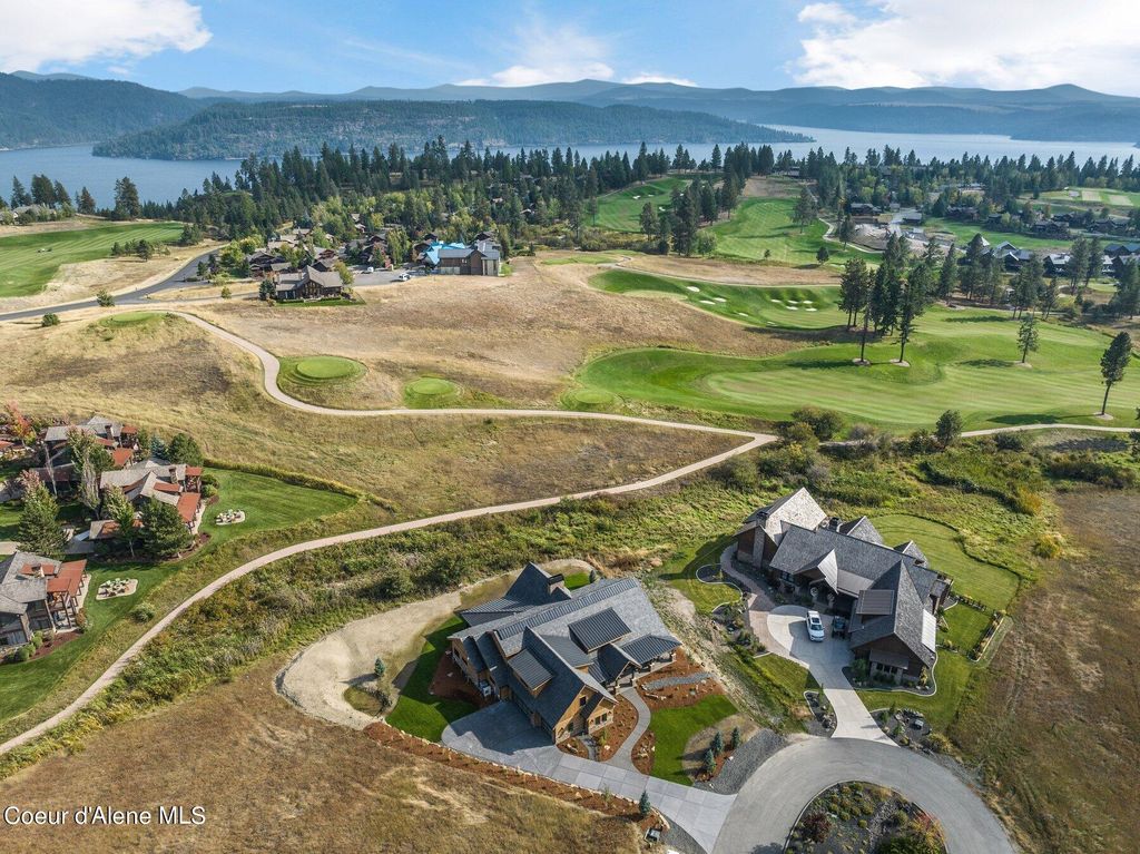 Photo of 17056 LAZURITE Dr, Coeur dAlene, ID 83814 (MLS # 26-3362)