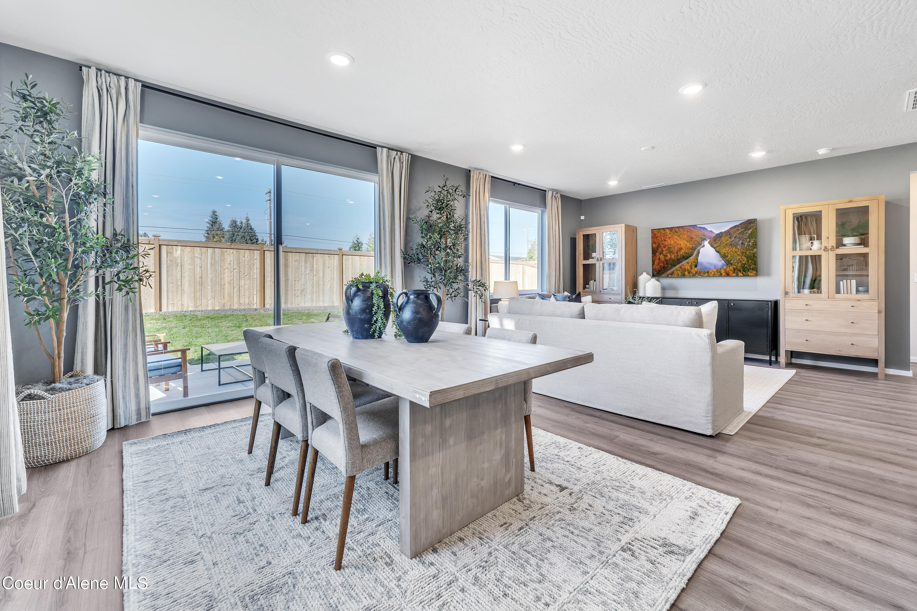 Hayden, Idaho 83835, United States, 3 Bedrooms Bedrooms, ,2 BathroomsBathrooms,Residential,Pending,53571