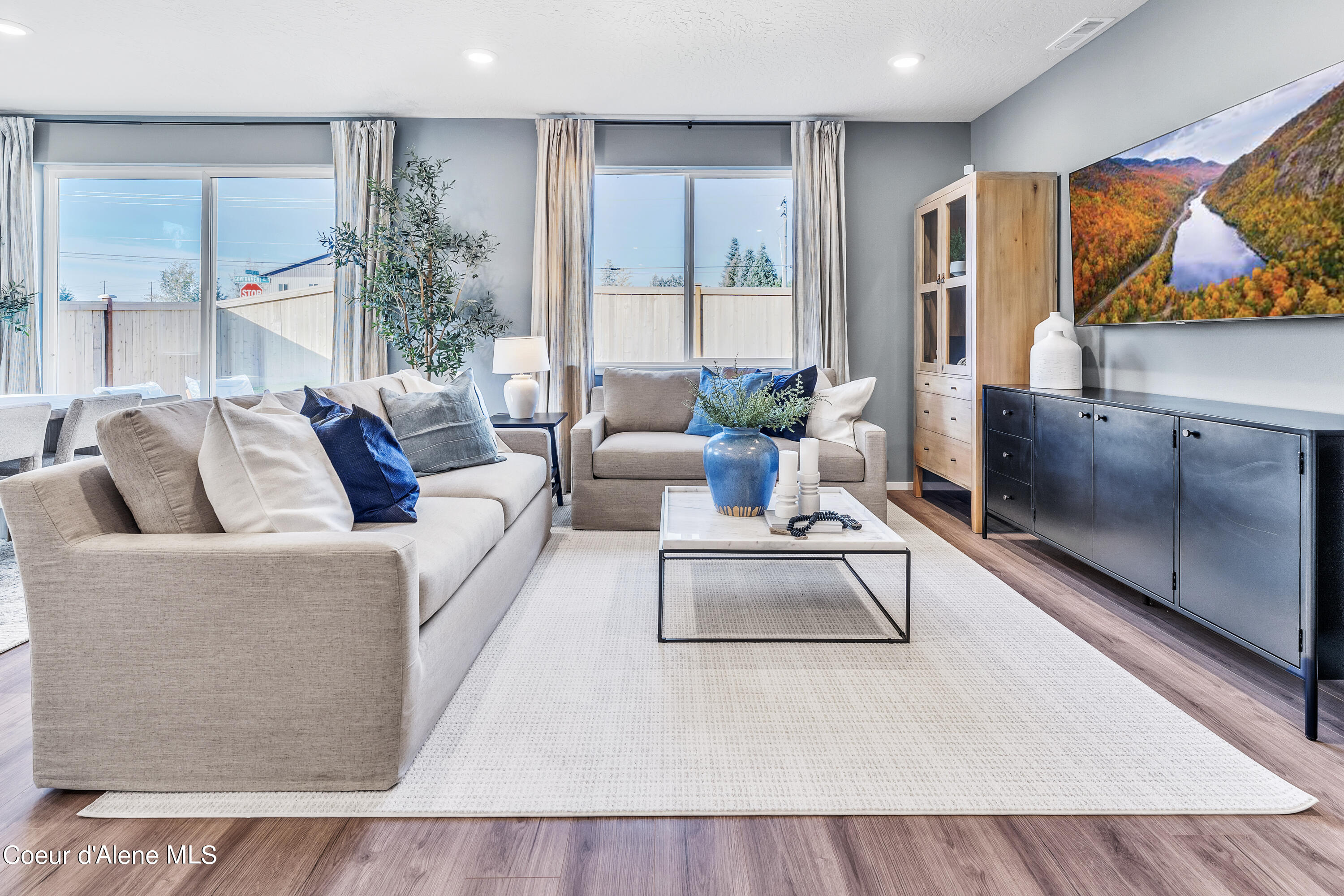 Hayden, Idaho 83835, United States, 3 Bedrooms Bedrooms, ,2 BathroomsBathrooms,Residential,Pending,53571