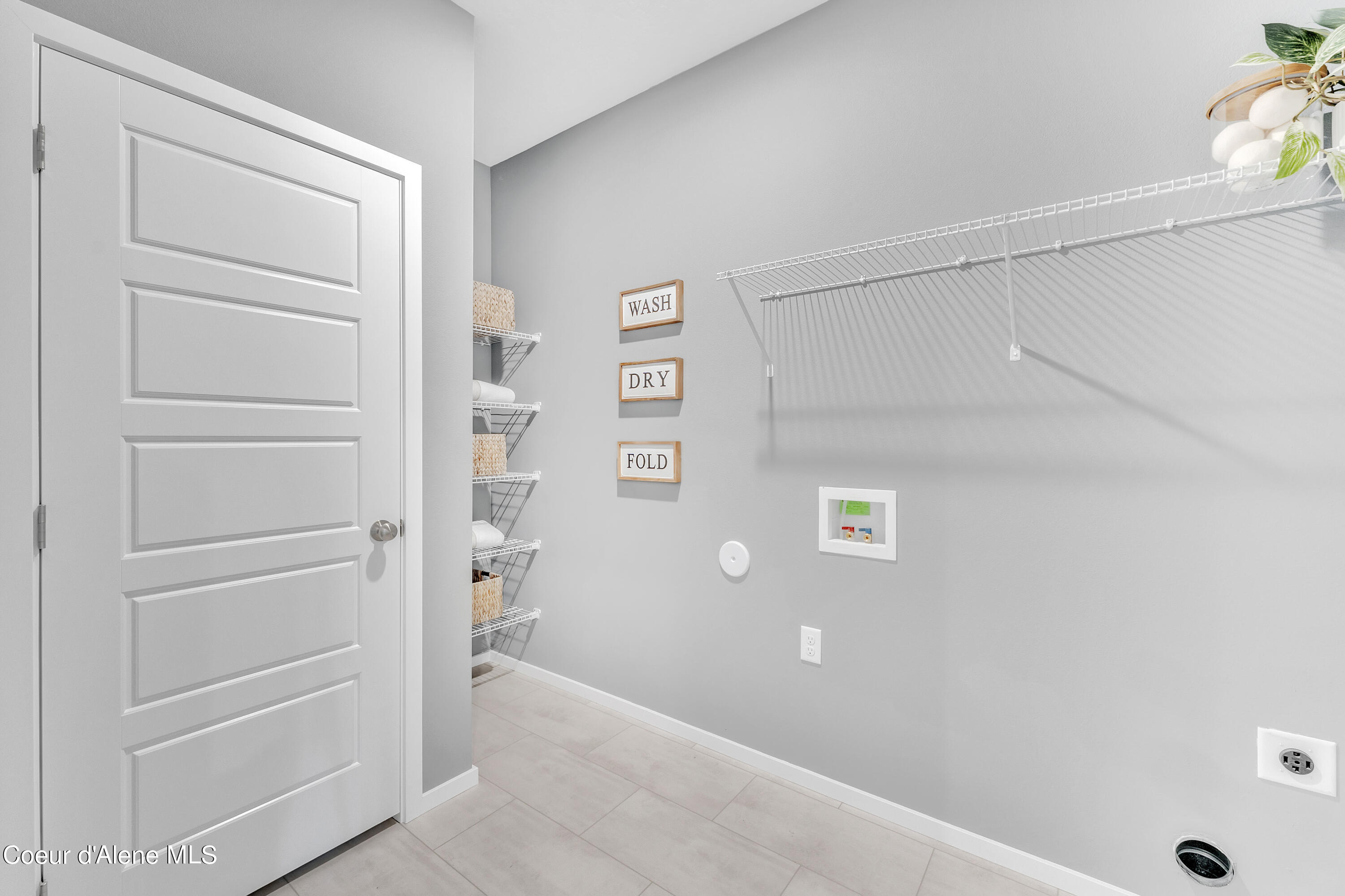 Hayden, Idaho 83835, United States, 3 Bedrooms Bedrooms, ,2 BathroomsBathrooms,Residential,Pending,53571