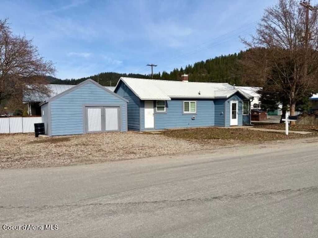 Photo of 204 Chestnut St, Kellogg, ID 83837 (MLS # 26-1881)