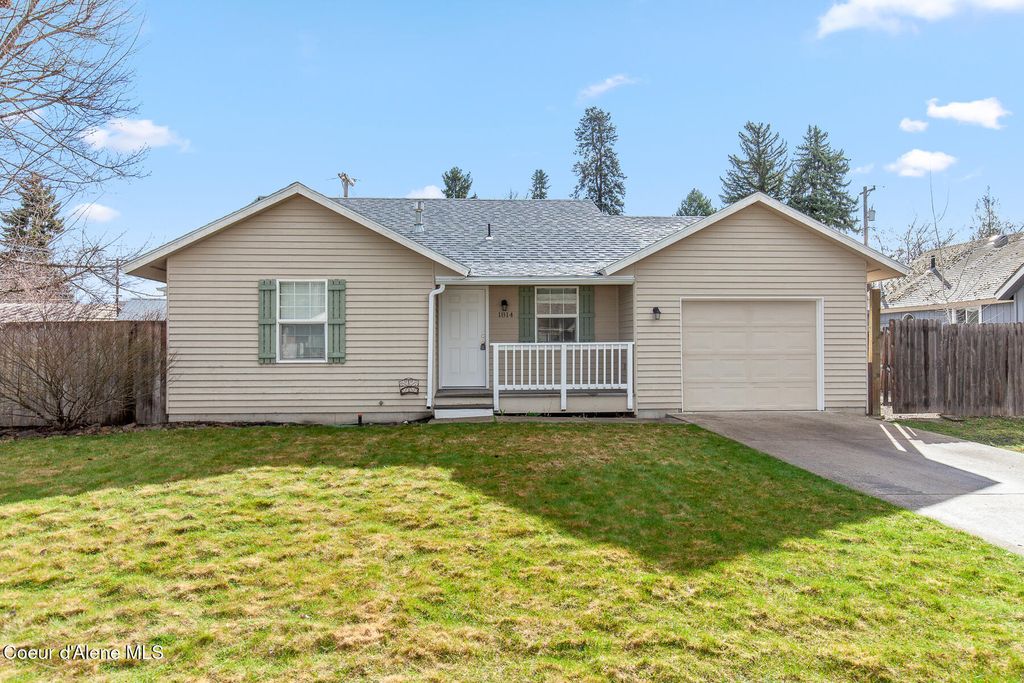 Photo of 1814 MEDINA St, Coeur dAlene, ID 83814 (MLS # 26-2683)