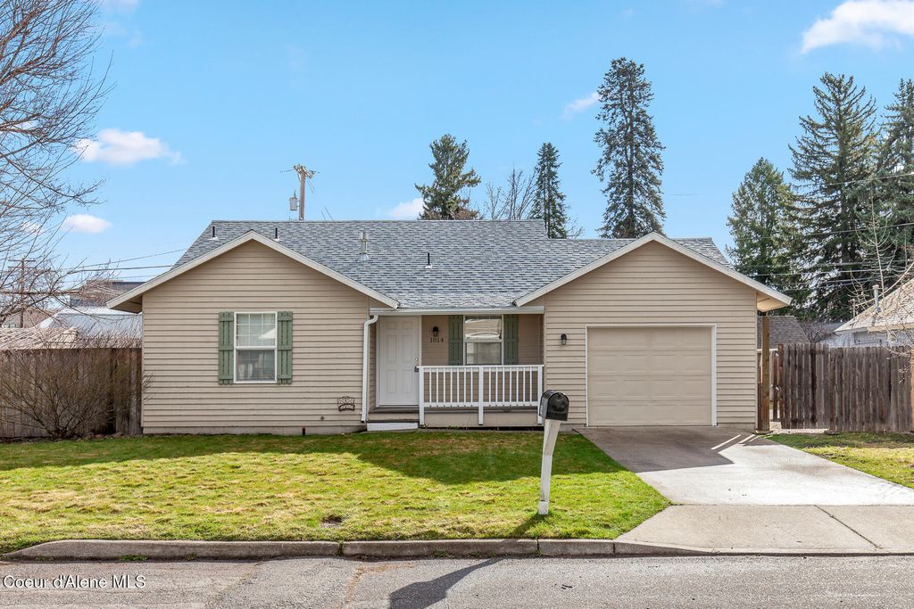 Photo of 1814 MEDINA St, Coeur dAlene, ID 83814 (MLS # 26-2683)