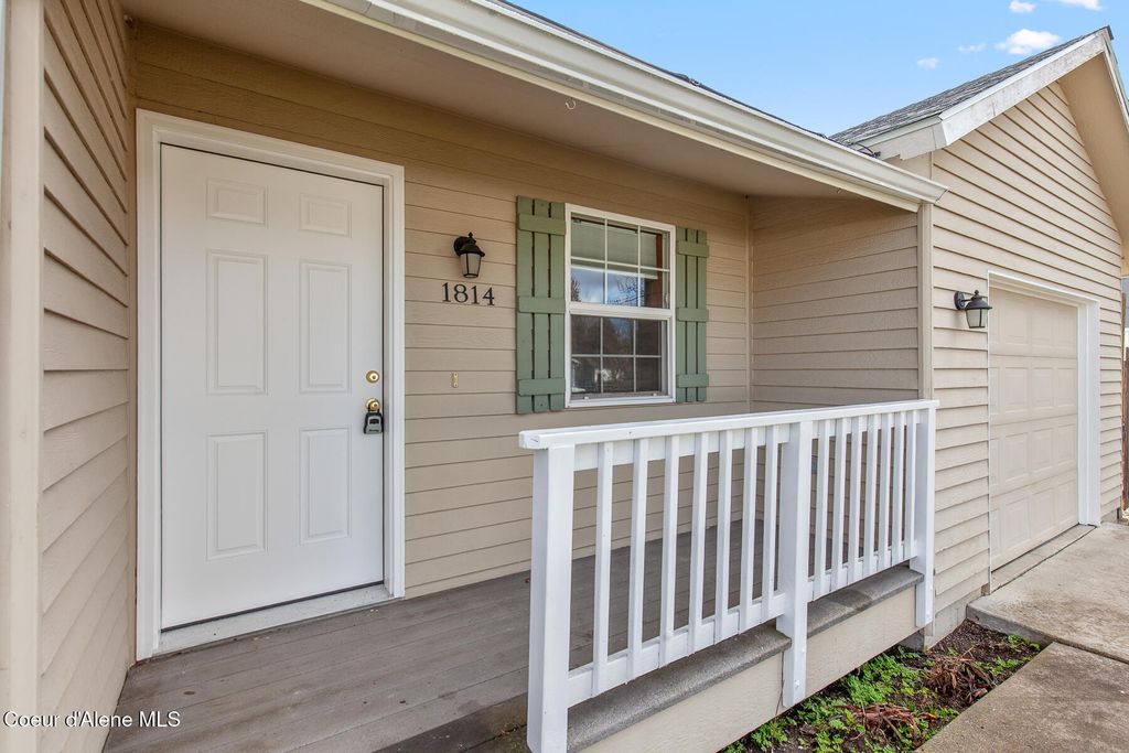 Photo of 1814 MEDINA St, Coeur dAlene, ID 83814 (MLS # 26-2683)