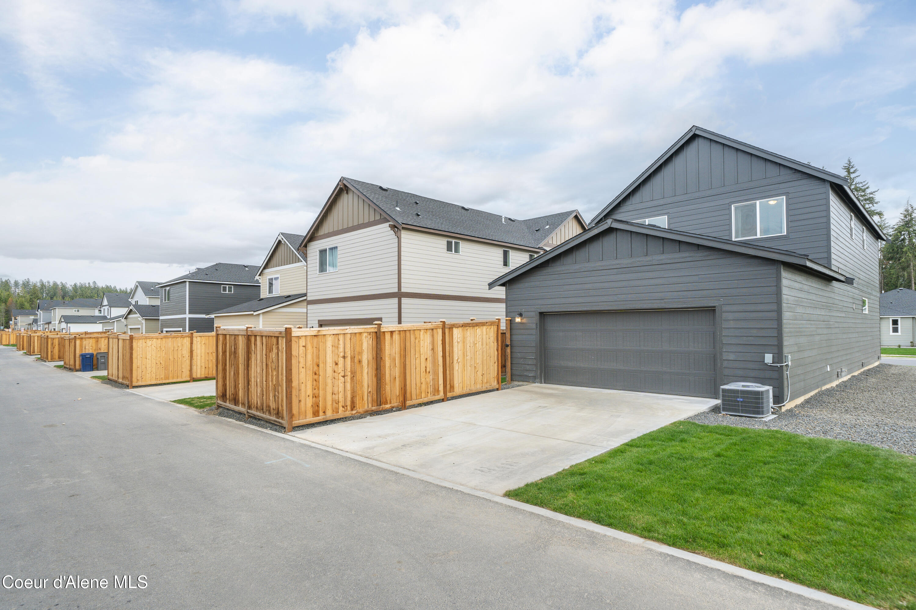 Hayden, Idaho 83835, United States, 3 Bedrooms Bedrooms, ,3 BathroomsBathrooms,Residential,Pending,34643