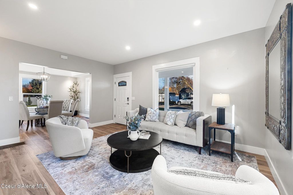 Photo of 310 LINDEN Ave, Coeur dAlene, ID 83814 (MLS # 25-11120)