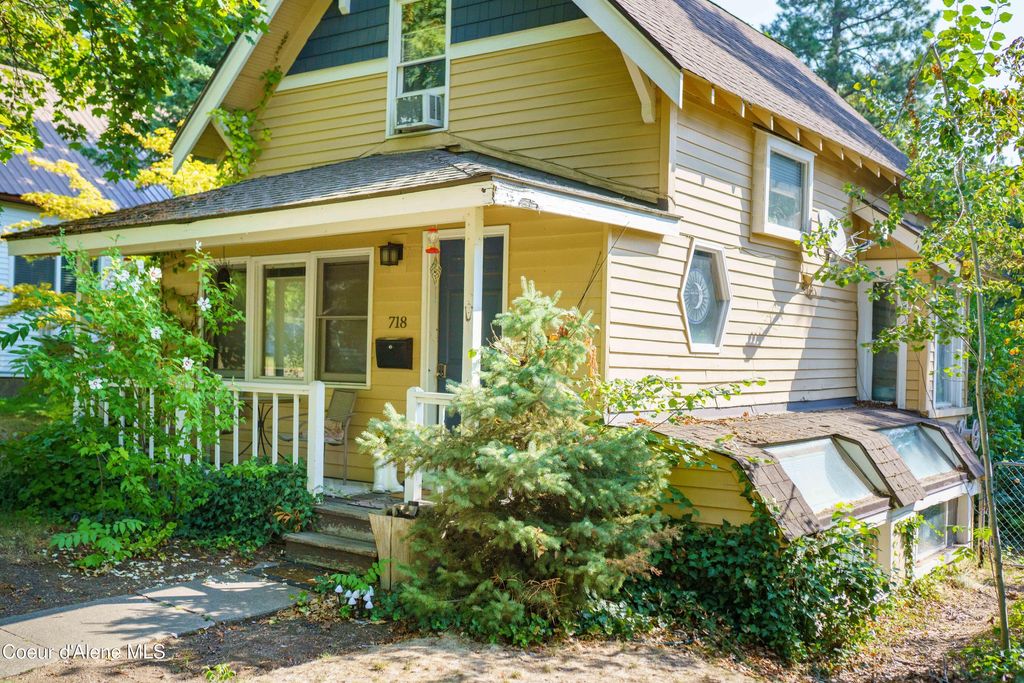 Photo of 718 Government Way, Coeur dAlene, ID 83814 (MLS # 26-1731)