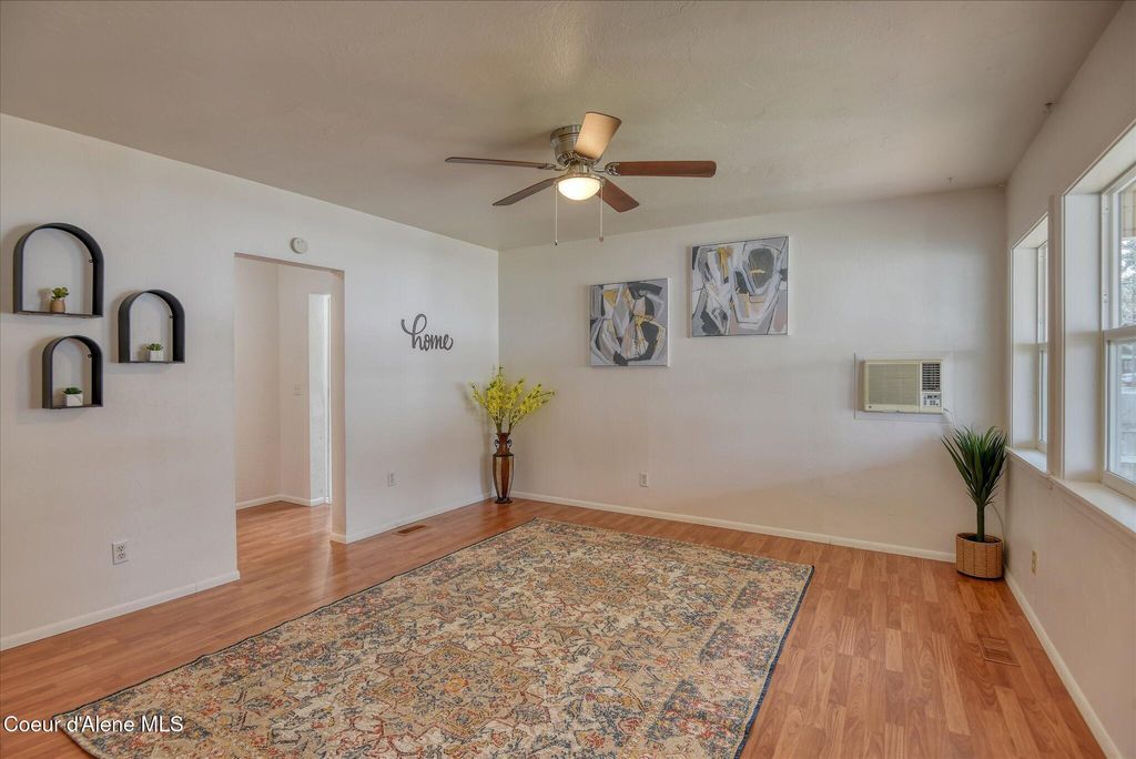 Photo of 706 Davidson Ave, Coeur dAlene, ID 83814 (MLS # 26-1952)