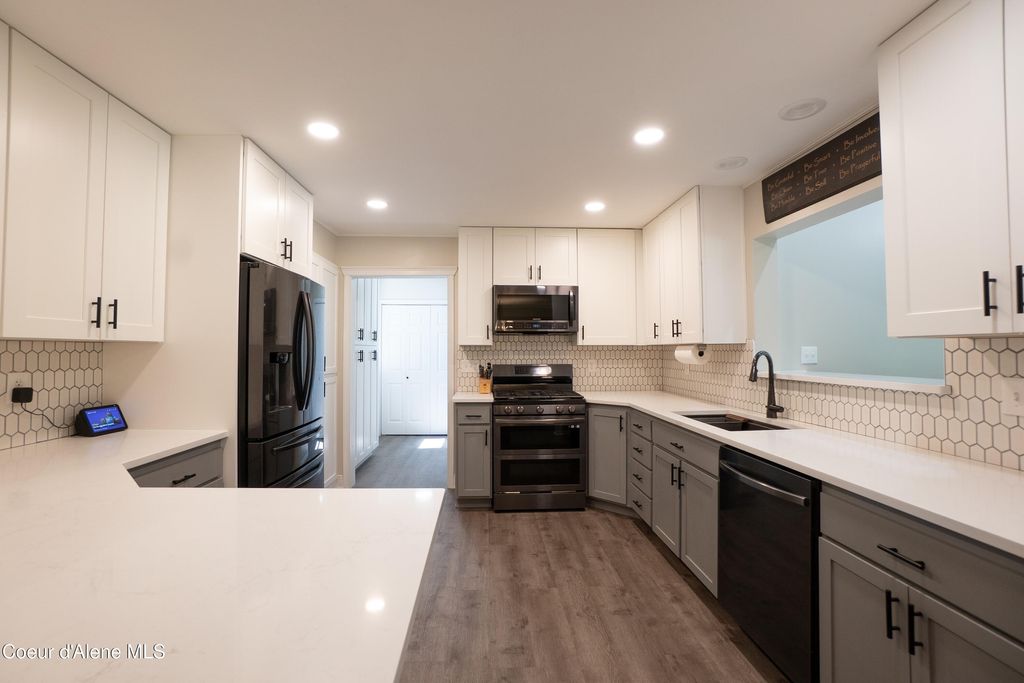 Photo of 72 Leisure Ln, Sandpoint, ID 83864 (MLS # 26-73)