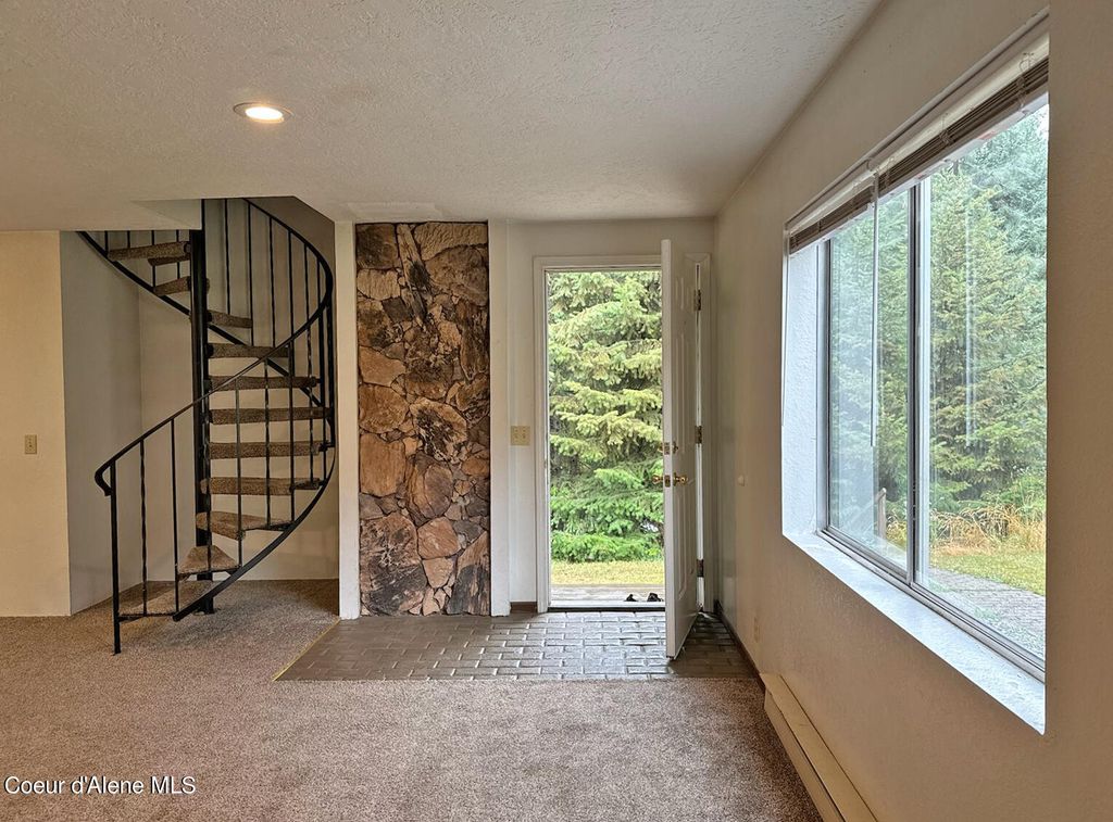 Photo of 71 Padre Dr, Sandpoint, ID 83864 (MLS # 24-7660)