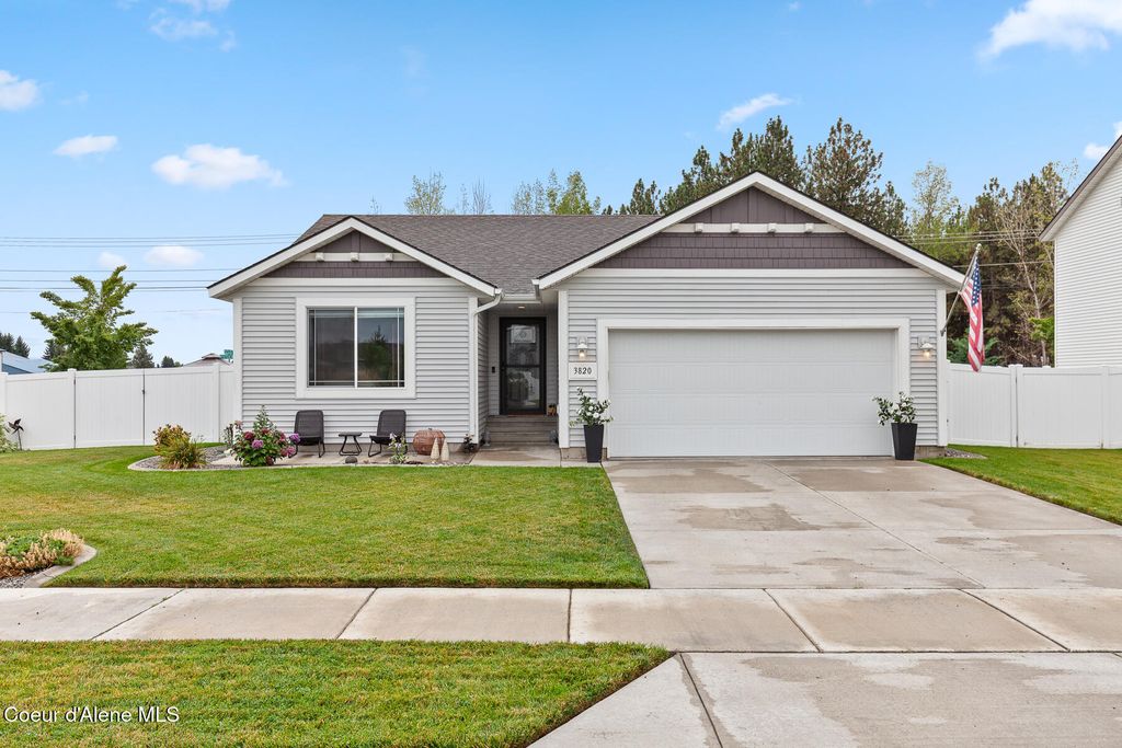 Photo of 3820 BELGRAVE Way, Hayden, ID 83835 (MLS # 25-10725)