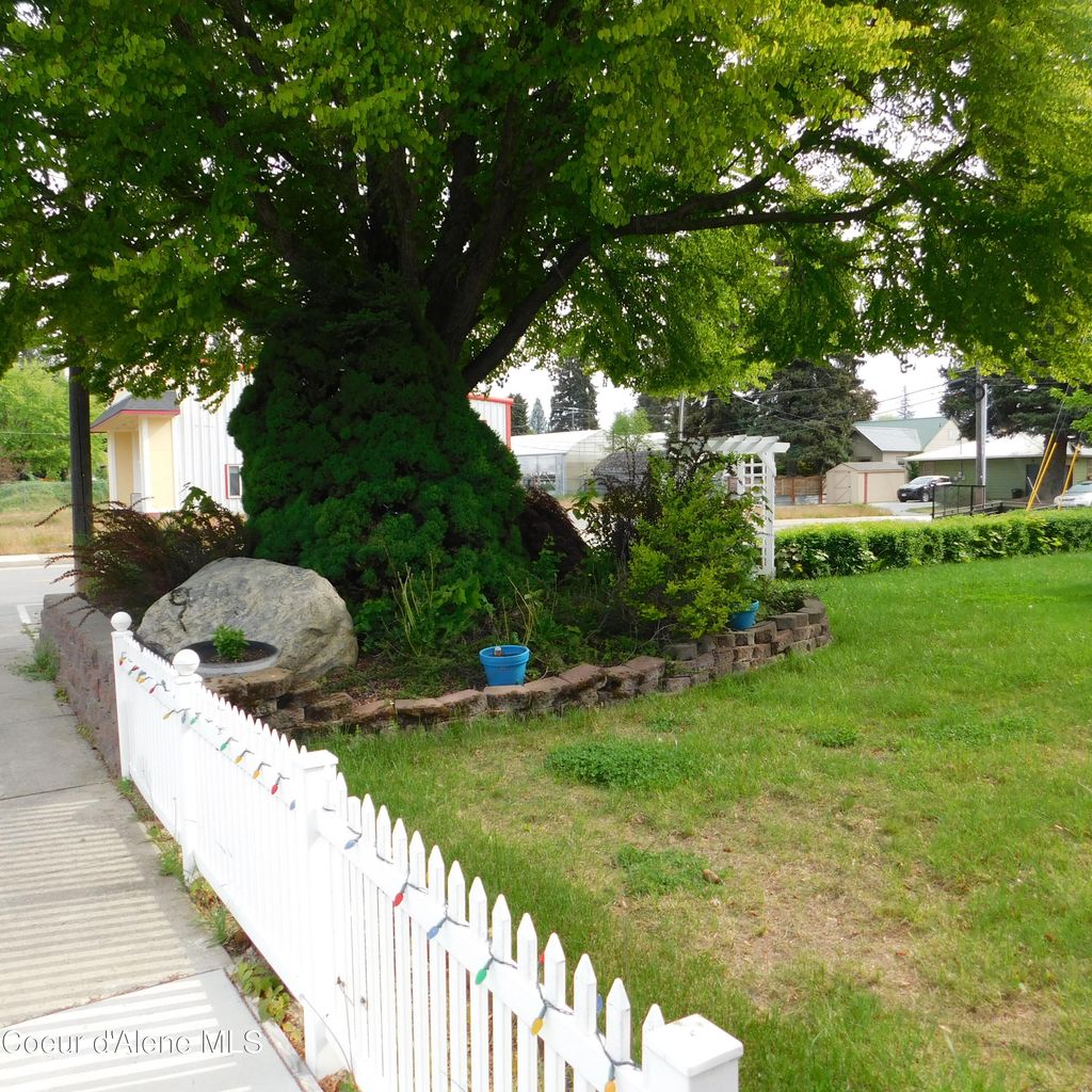 Photo of 81 Cedar ST, Priest River, ID 83856 (MLS # 26-4853)