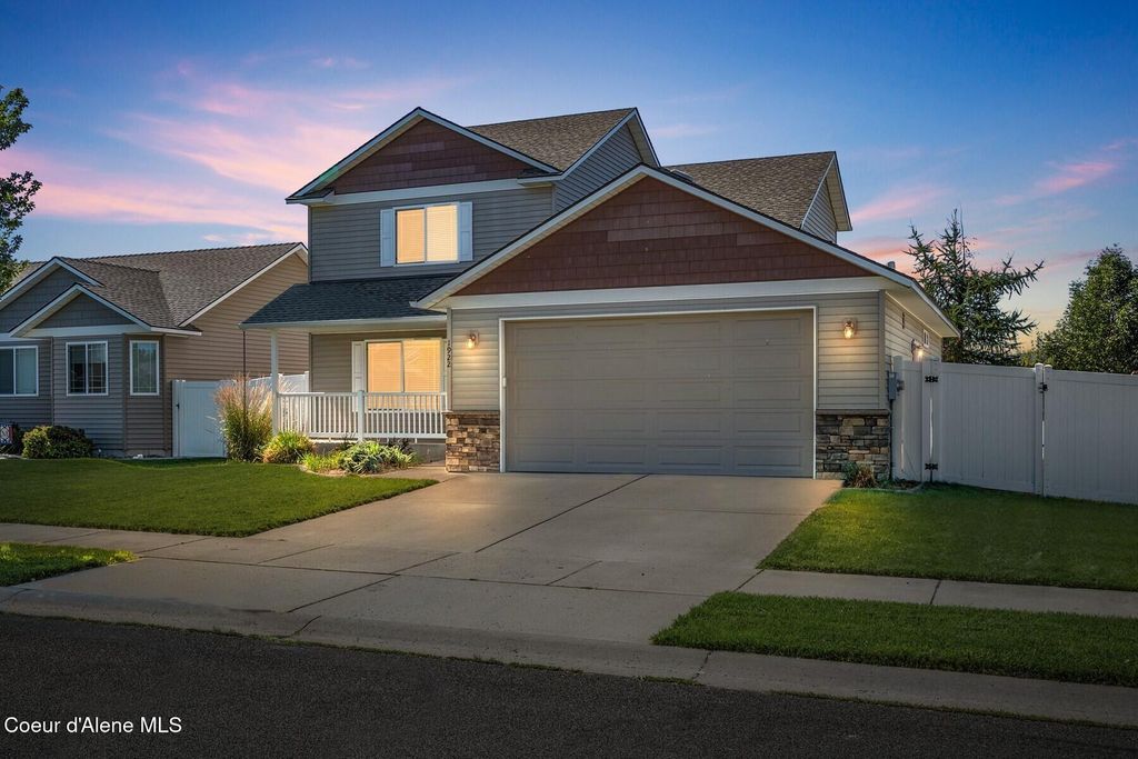 Photo of 1922 Highwing Ct, Post Falls, ID 83854 (MLS # 25-8305)