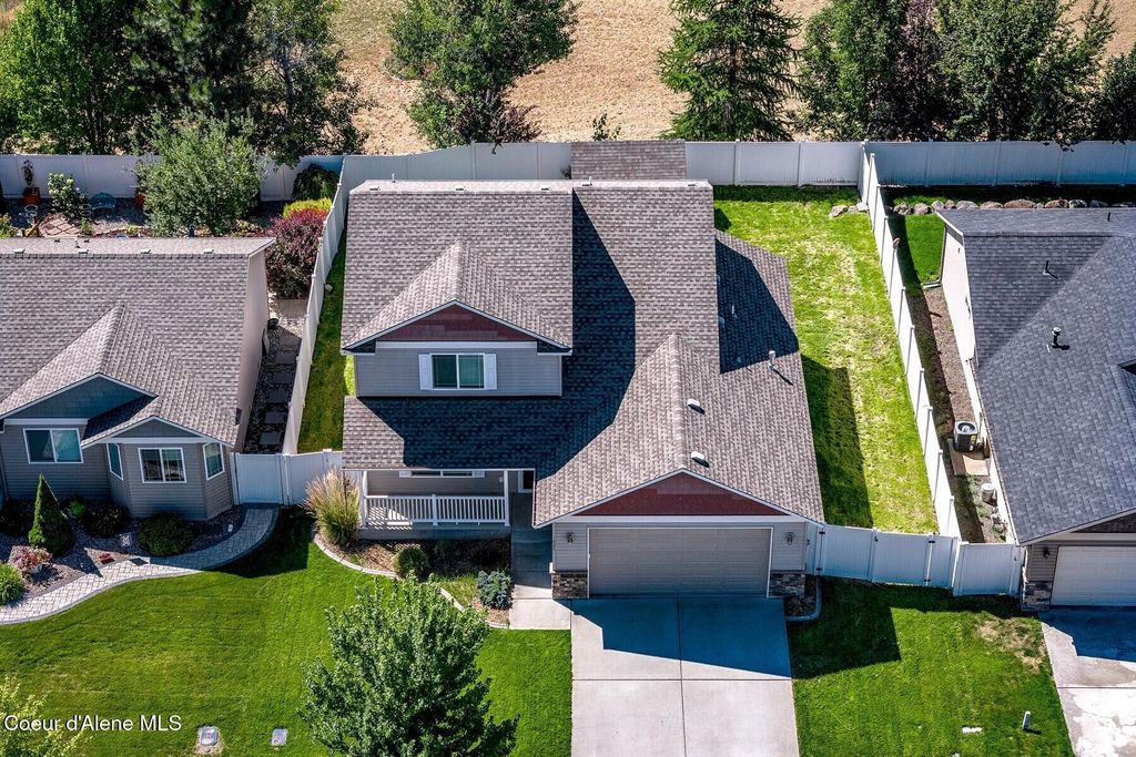 Photo of 1922 Highwing Ct, Post Falls, ID 83854 (MLS # 25-8305)