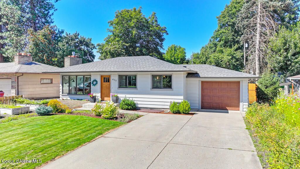 Photo of 615 20th St, Coeur dAlene, ID 83814 (MLS # 26-2700)