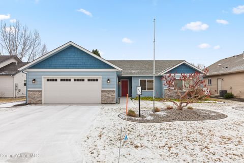 Photo of 645 WOODLAWN Dr, Hayden, ID 83835 (MLS # 26-275)