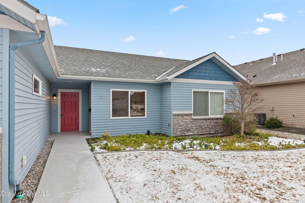 Photo of 645 WOODLAWN Dr, Hayden, ID 83835 (MLS # 26-275)