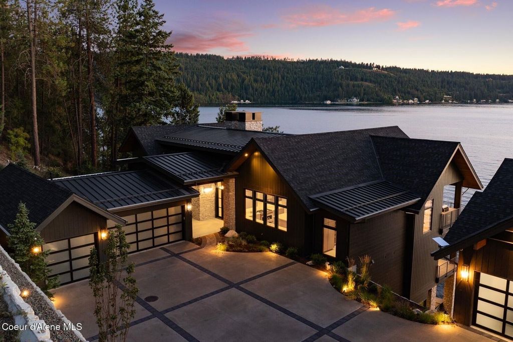 Photo of 3965 Appian Ct, Coeur dAlene, ID 83814 (MLS # 25-8472)