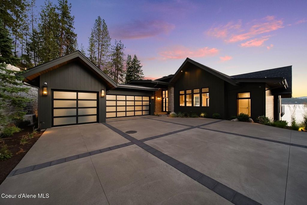 Photo of 3965 Appian Ct, Coeur dAlene, ID 83814 (MLS # 25-8472)