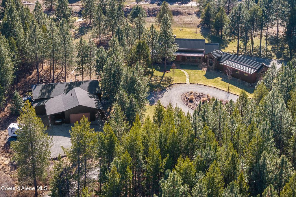 Photo of 2010 Dodd Rd, Hayden, ID 83835 (MLS # 26-4178)