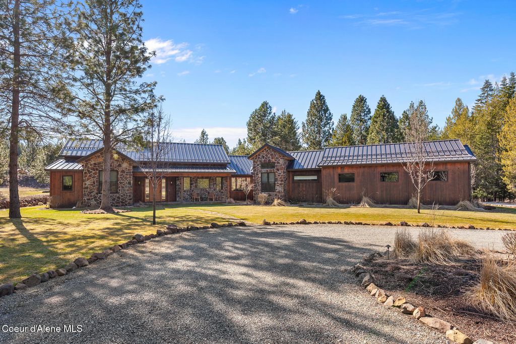 Photo of 2010 Dodd Rd, Hayden, ID 83835 (MLS # 26-4178)