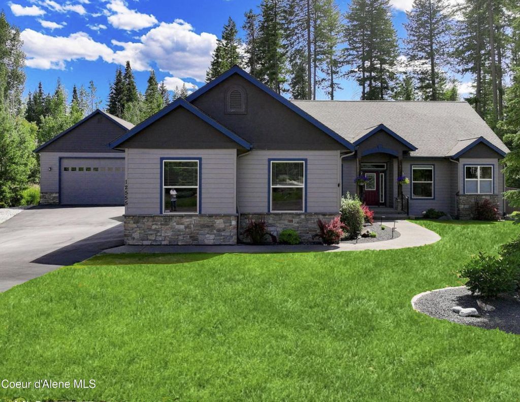 Photo of 12555 Bradbury Dr, Hayden, ID 83835 (MLS # 25-7373)