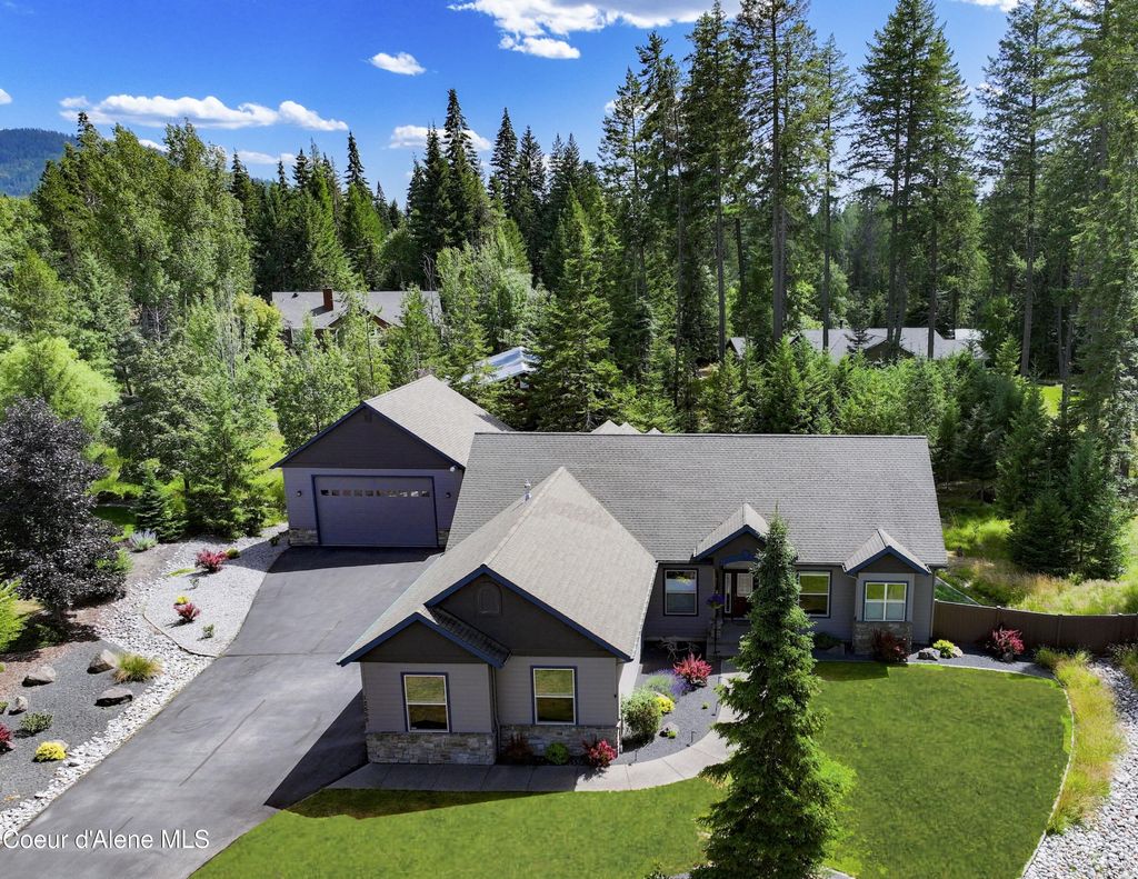 Photo of 12555 Bradbury Dr, Hayden, ID 83835 (MLS # 25-7373)