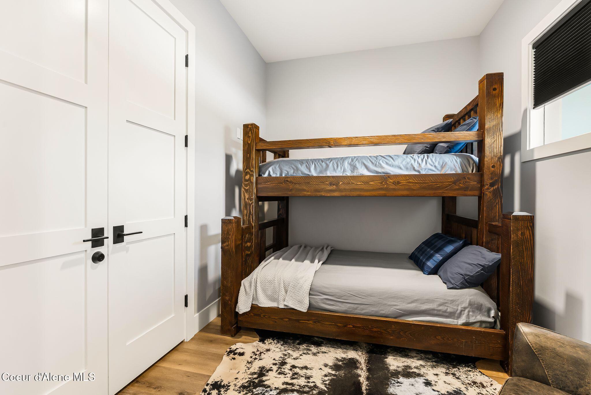 802 Sandpoint 8102