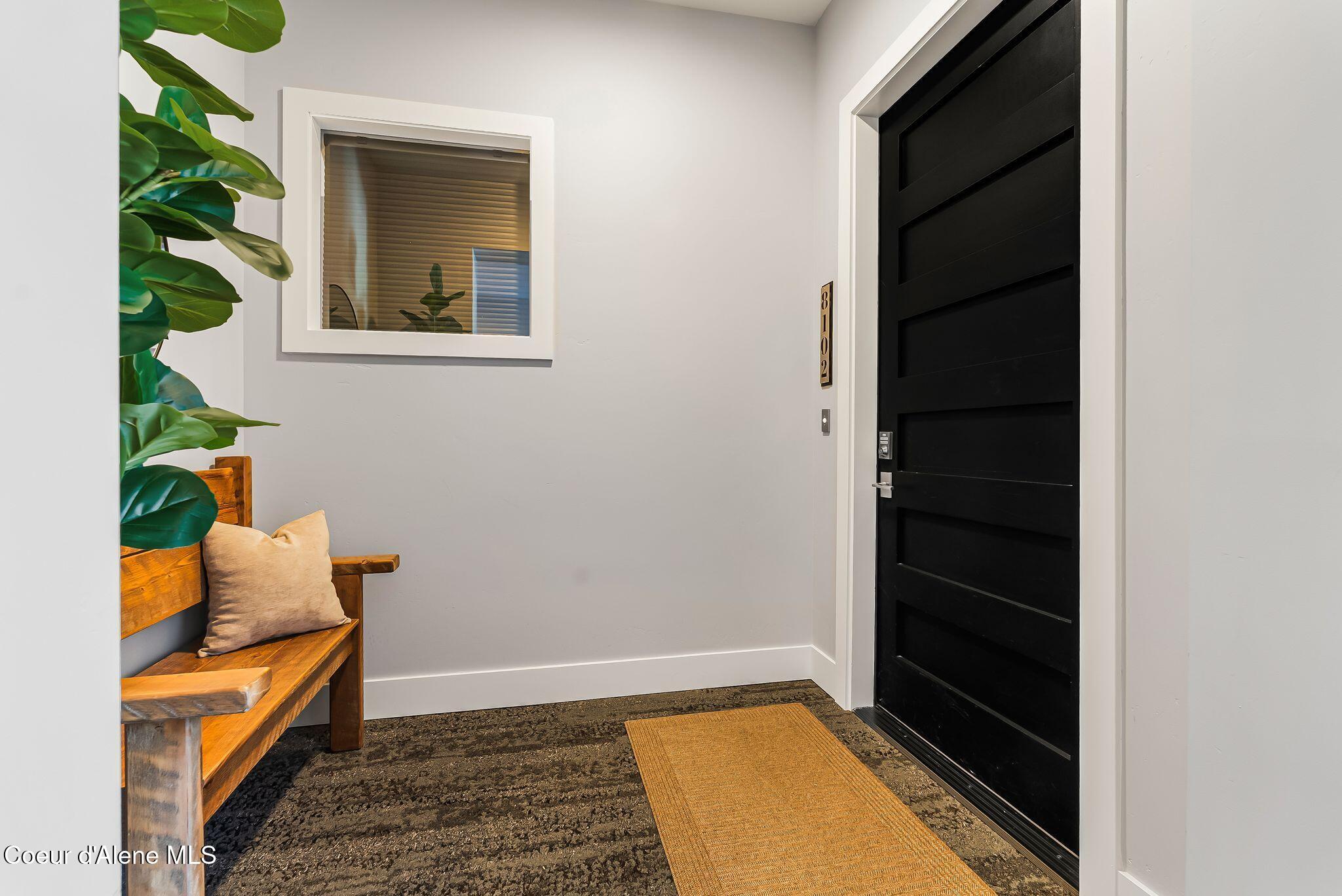 802 Sandpoint 8102