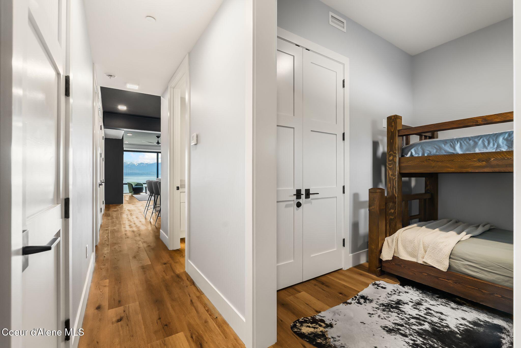 802 Sandpoint 8102