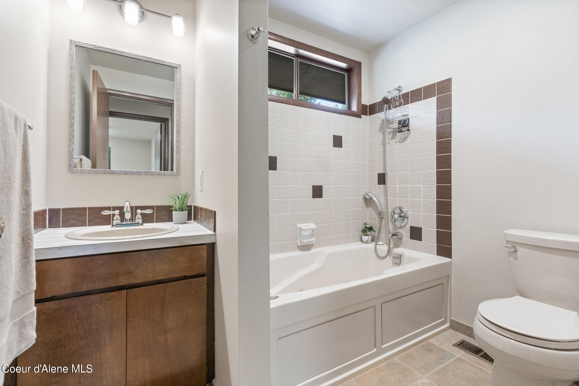14709 W Riverview Drive, Post Falls, Idaho image 30