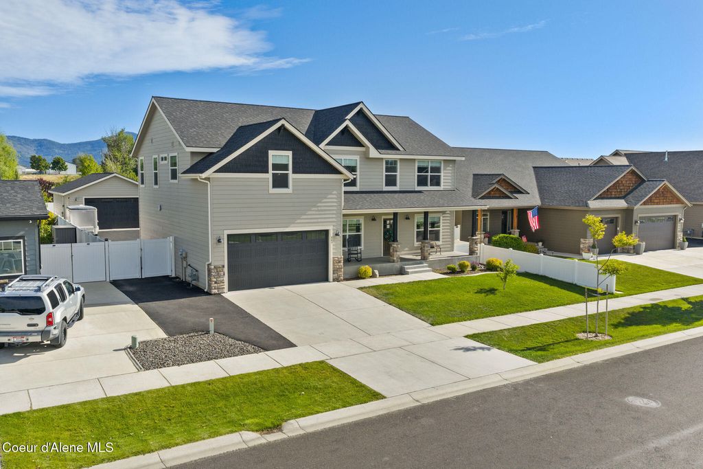 Photo of 849 Ashworth Ln, Post Falls, ID 83854 (MLS # 26-637)