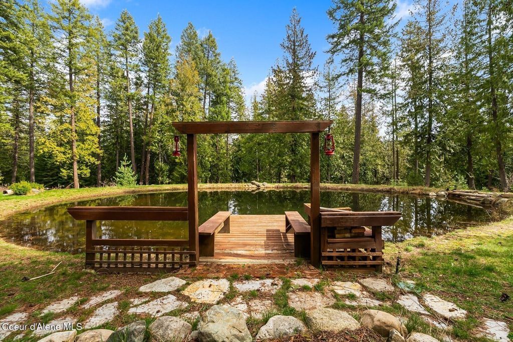 Photo of 177 Hawkins Spur Spur, Sagle, ID 83860 (MLS # 26-3389)