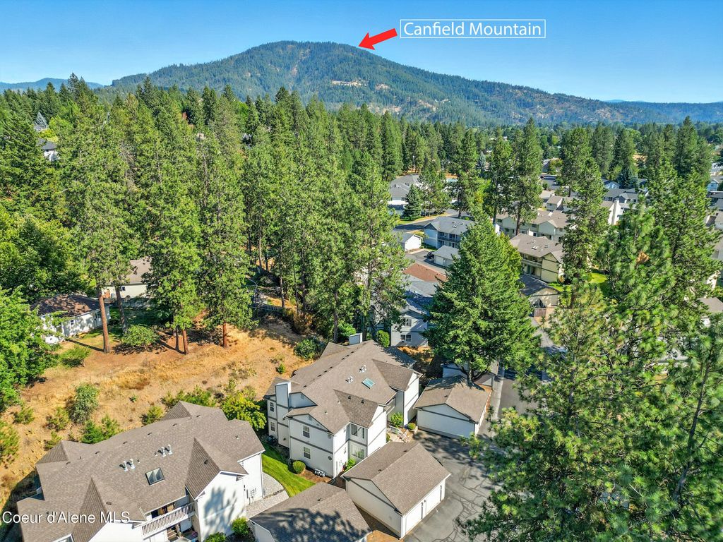 Photo of 8318 VILLAGE Dr #2, Hayden, ID 83835 (MLS # 25-8587)