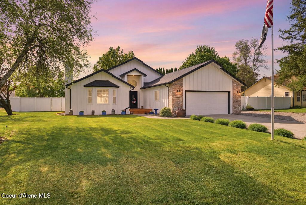 Photo of 9353 Finucane Dr, Hayden, ID 83835 (MLS # 26-5152)