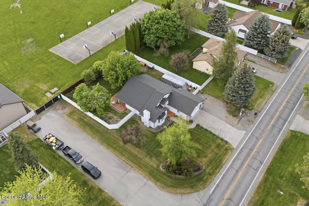 Photo of 9353 Finucane Dr, Hayden, ID 83835 (MLS # 26-5152)