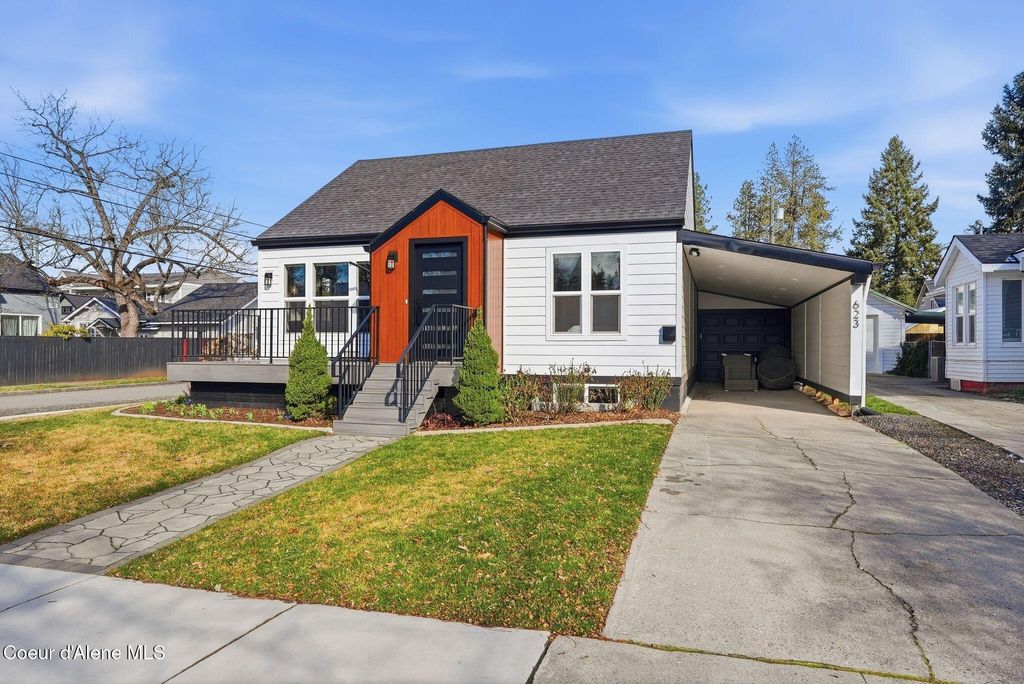 Photo of 623 Empire Ave, Coeur dAlene, ID 83814 (MLS # 26-2196)