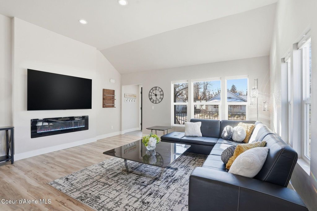 Photo of 623 Empire Ave, Coeur dAlene, ID 83814 (MLS # 26-2196)