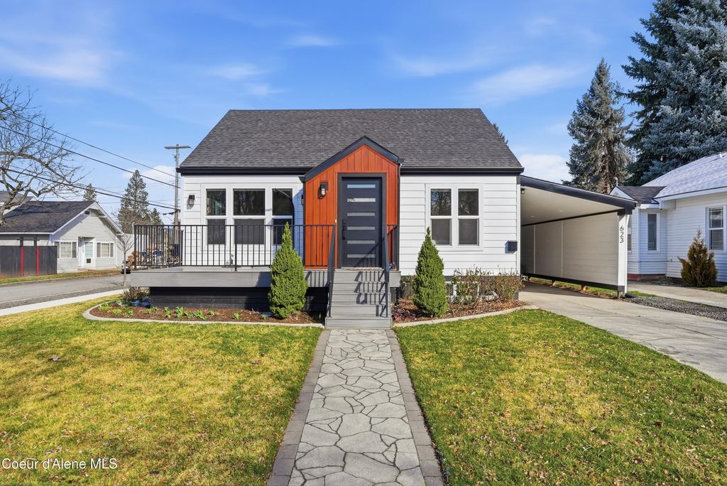 Photo of 623 Empire Ave, Coeur dAlene, ID 83814 (MLS # 26-2196)