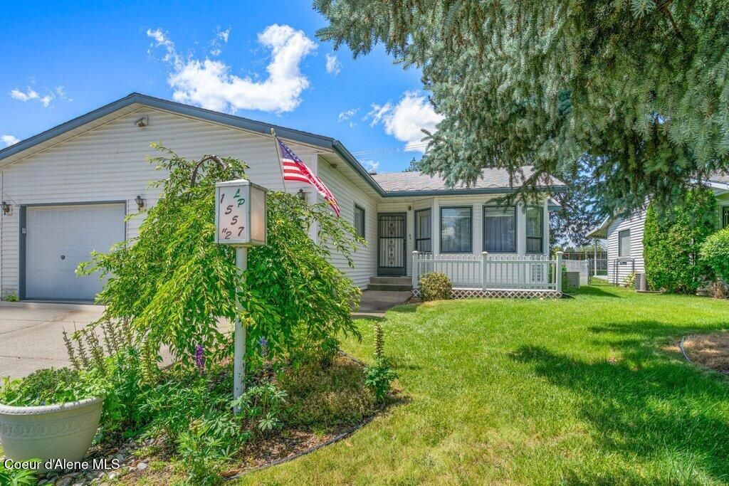 Photo of 1557 Woodlawn Dr #2, Hayden, ID 83835 (MLS # 25-6336)
