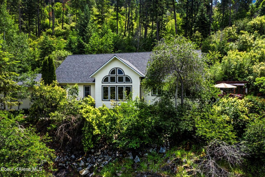 Photo of 88 Cedarwood Ln, Sagle, ID 83860 (MLS # 26-4876)