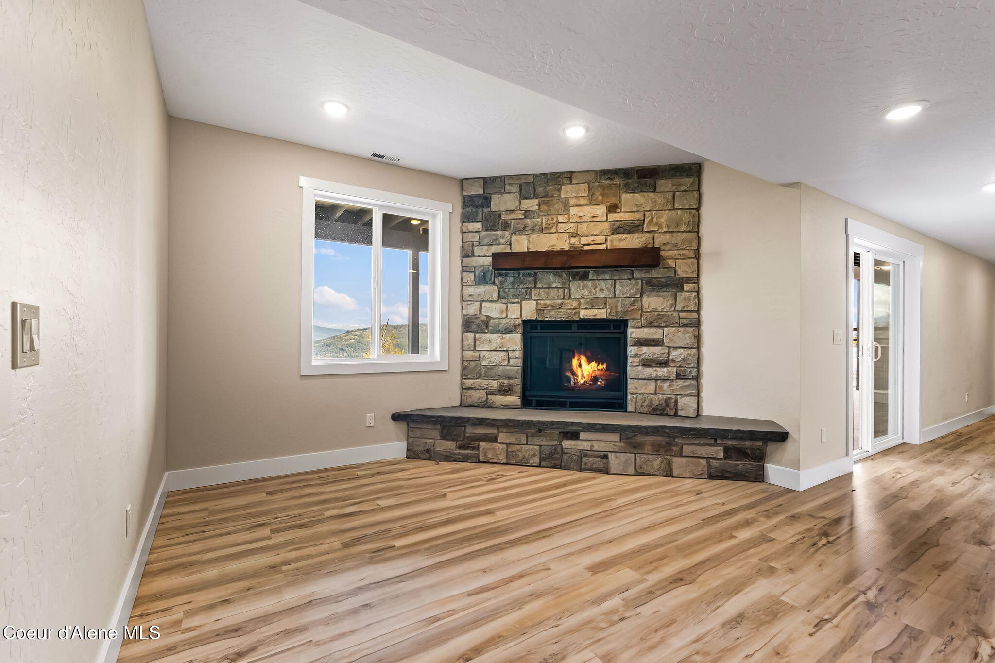 Cocolalla, Idaho, 83813, United States, 4 Bedrooms Bedrooms, ,4 BathroomsBathrooms,Residential,Active,2042202