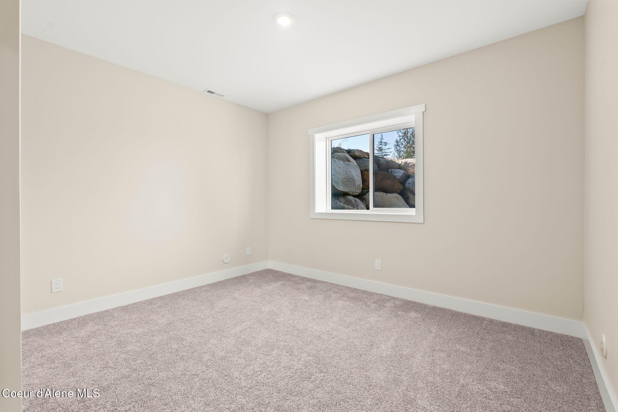 Cocolalla, Idaho, 83813, United States, 4 Bedrooms Bedrooms, ,4 BathroomsBathrooms,Residential,Active,2042202
