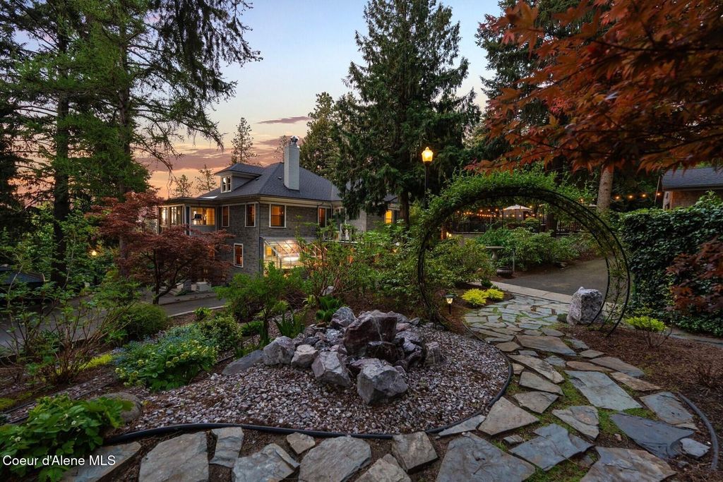 Photo of 1122 20th AVE, Spokane, WA 99203 (MLS # 26-4824)