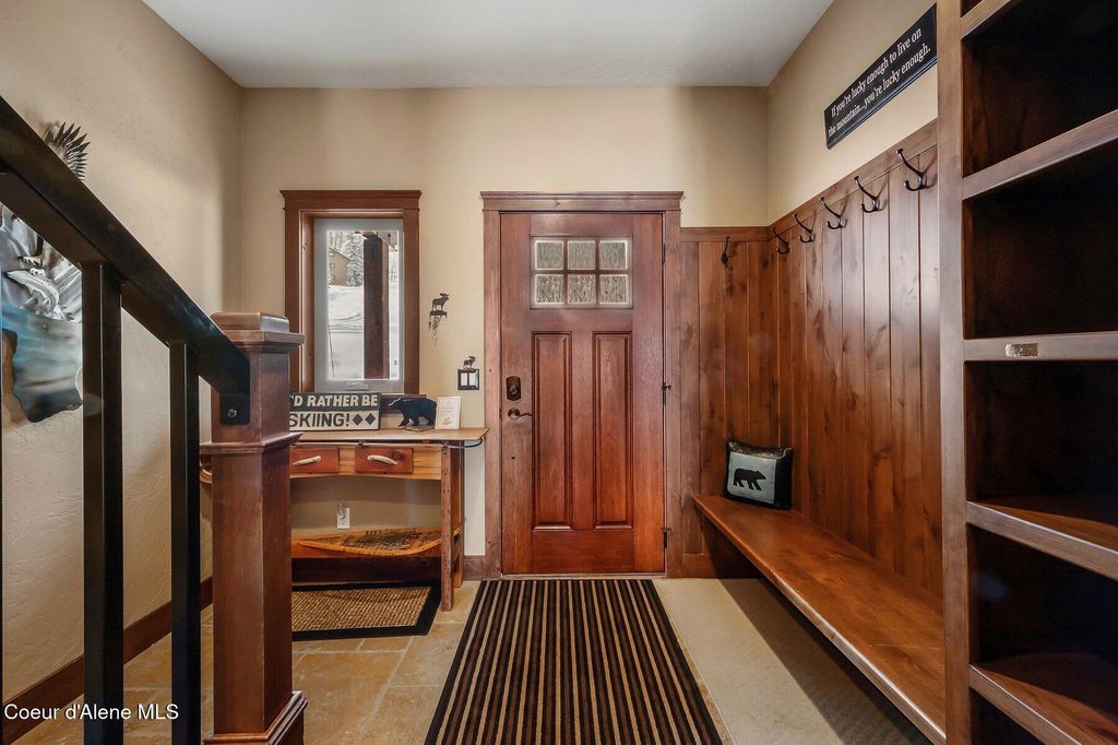 Photo of 153 Chutes Ln, Sandpoint, ID 83864 (MLS # 26-4037)