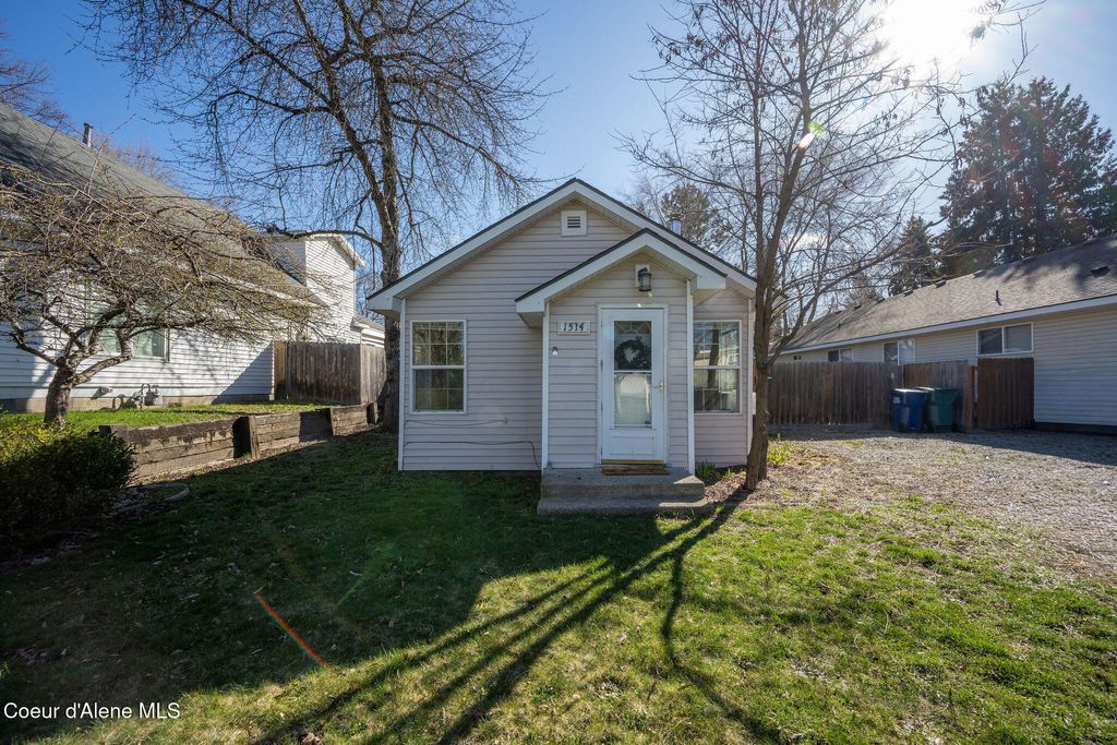 Photo of 1514 6th St, Coeur dAlene, ID 83814 (MLS # 26-2780)